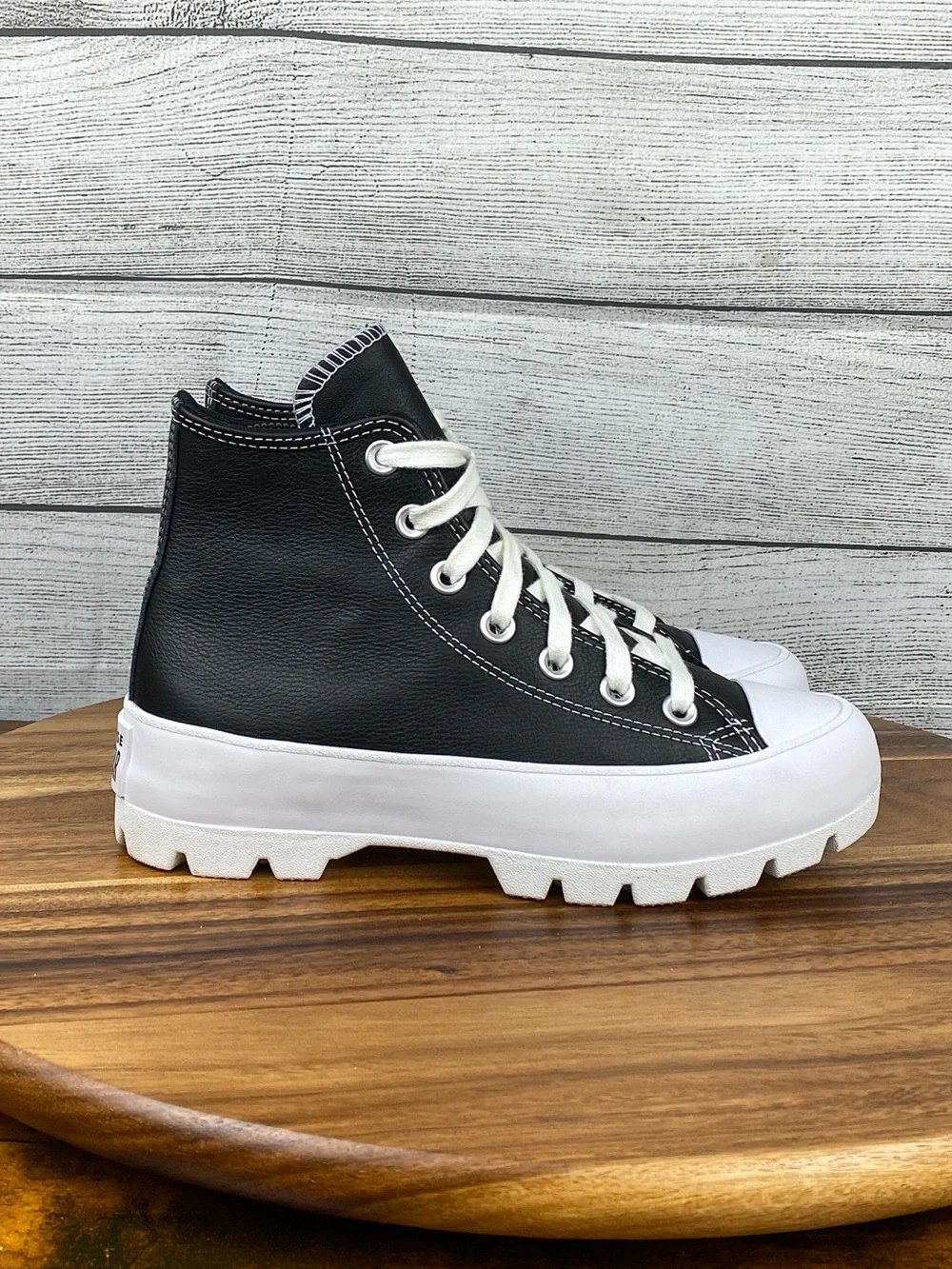 Converse Chuck Taylor All Star Lugged Leather High Black White Women’s Size 5